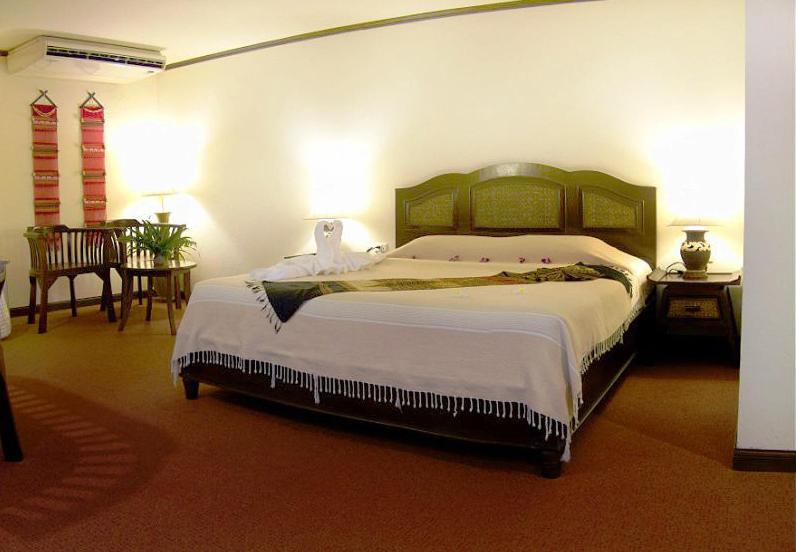 Phuphaya Resort Pattaya Cameră foto